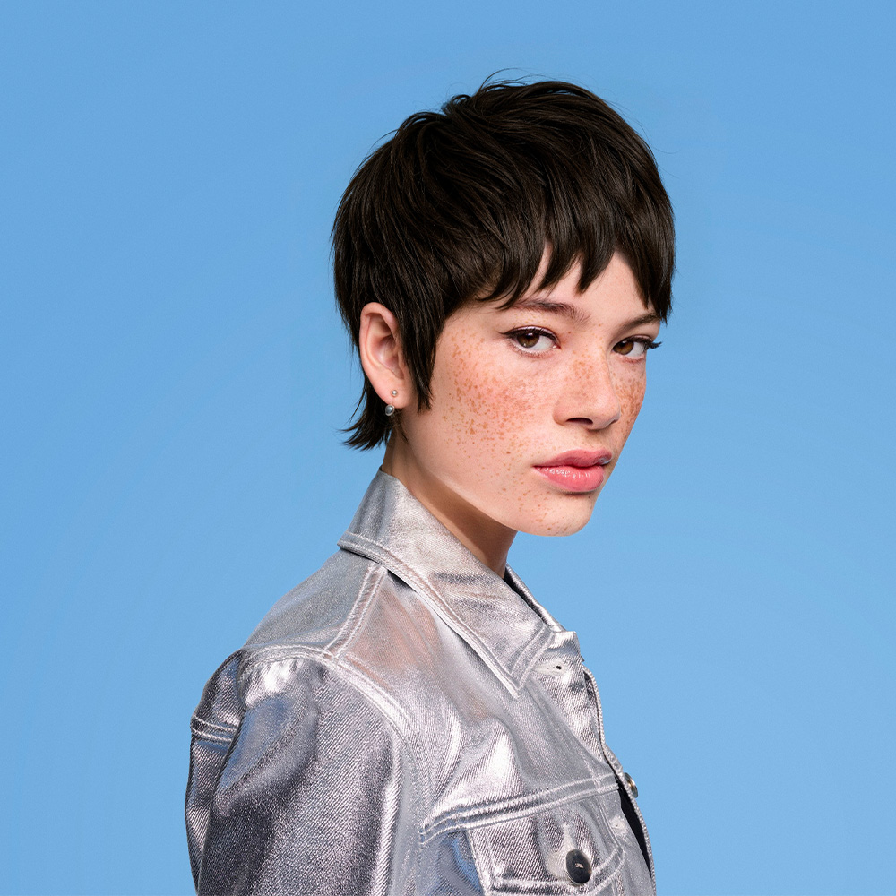 010 CHARCOAL BRUNETTE